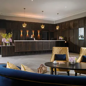 Hotel Court & Leisure Centre